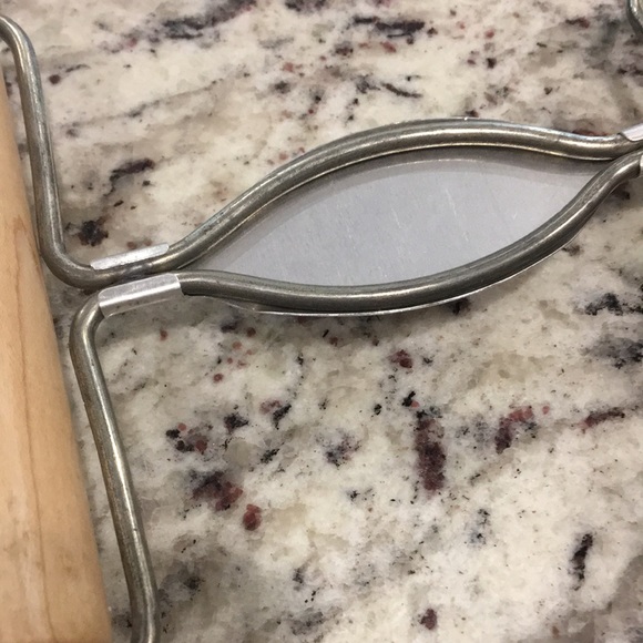 Pizza and pastry roller - Picture 3 of 6